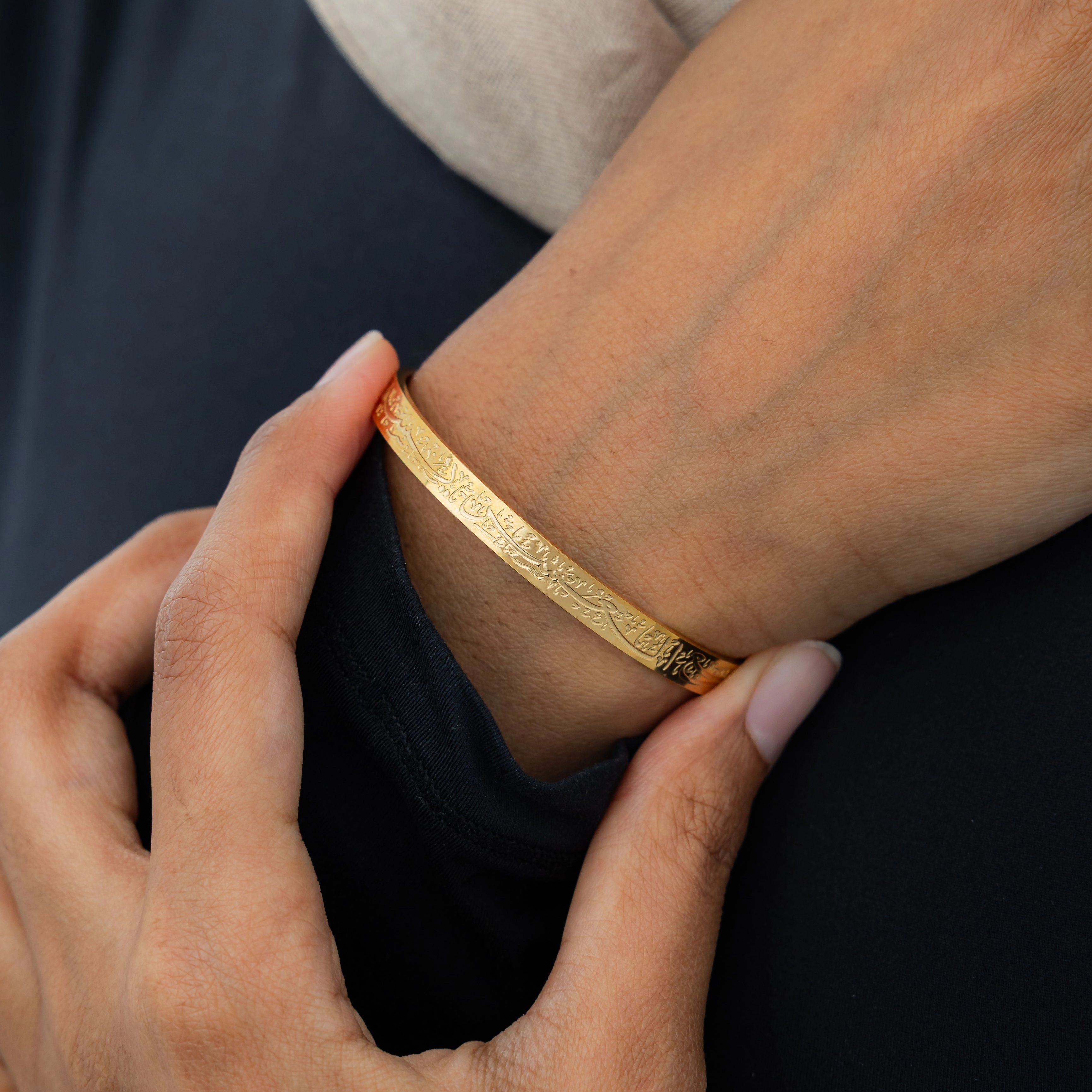 "With hardship comes ease" Cuff V2 | Women