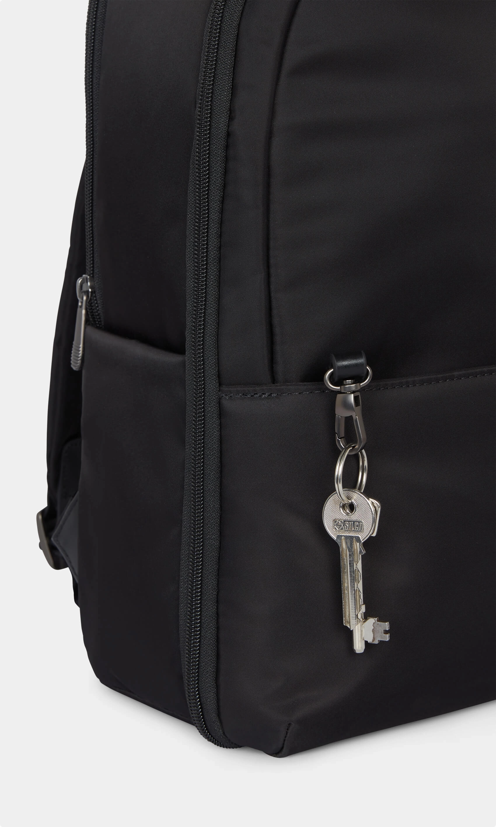 Chelsea Backpack in Black