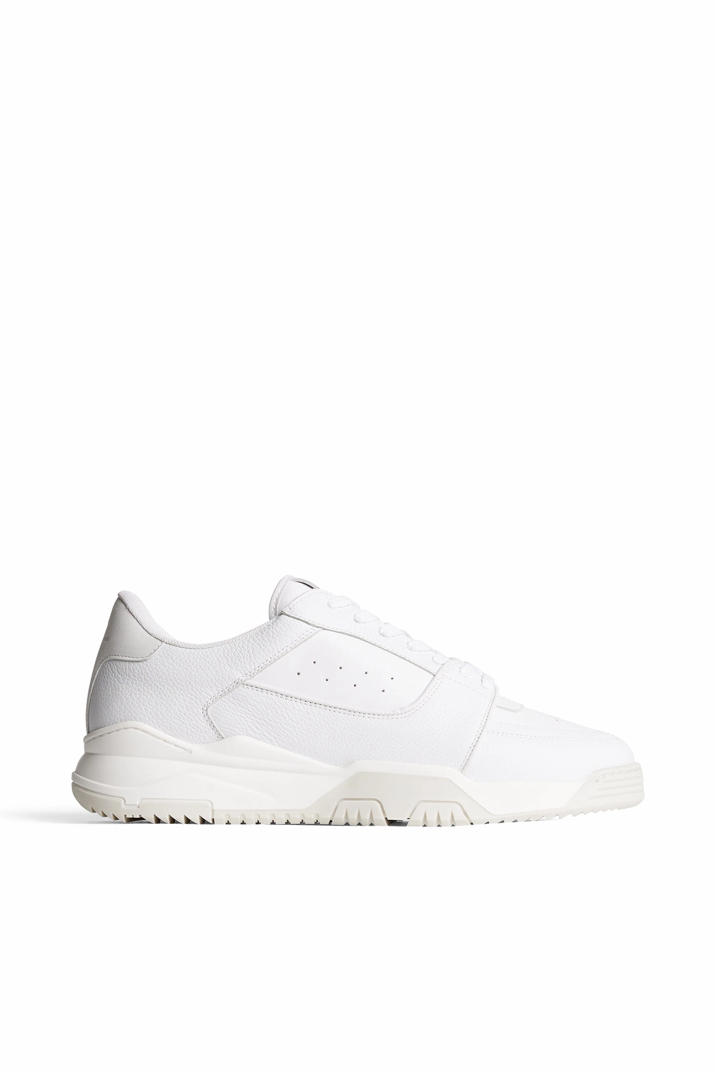 Hoop Low Top Sneaker